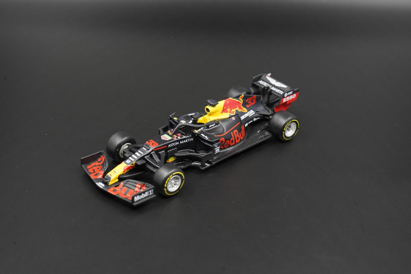 2020 Red Bull RB16 #33 Max Verstappen Formula Diecast Race Car Model 1:43 by Bburago