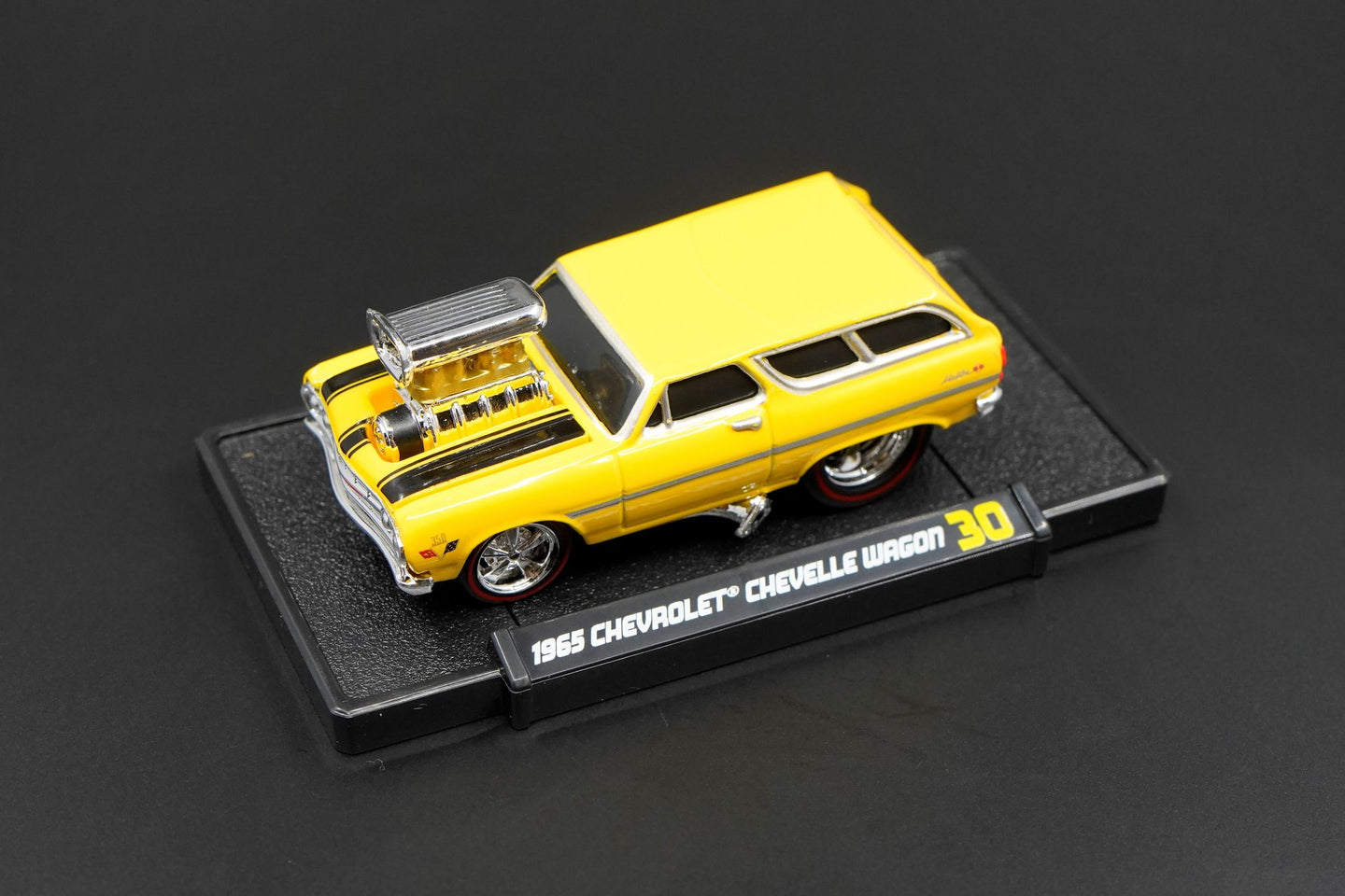 1965 Chevelle Wagon #30 Alloy Diecast Car Model 1:64 By Maisto - Muscle Machines