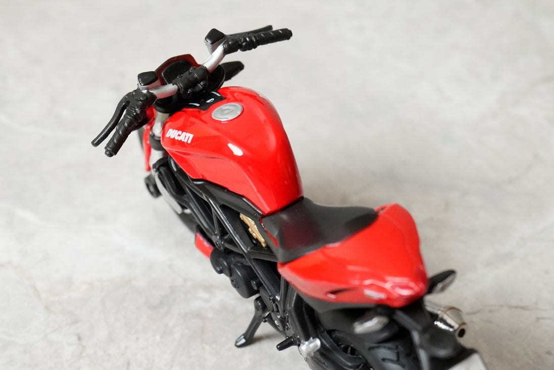 Ducati Mod. Streetfighter S Diecast Bike 1:18 Motorcycle Model By Maisto