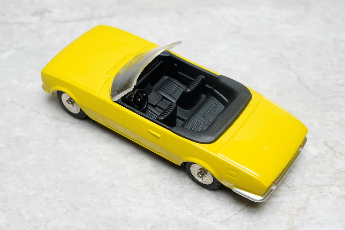 Cabriolet 504 Peugeot Alloy Diecast Car Model 1:43 By DINKY TOYS