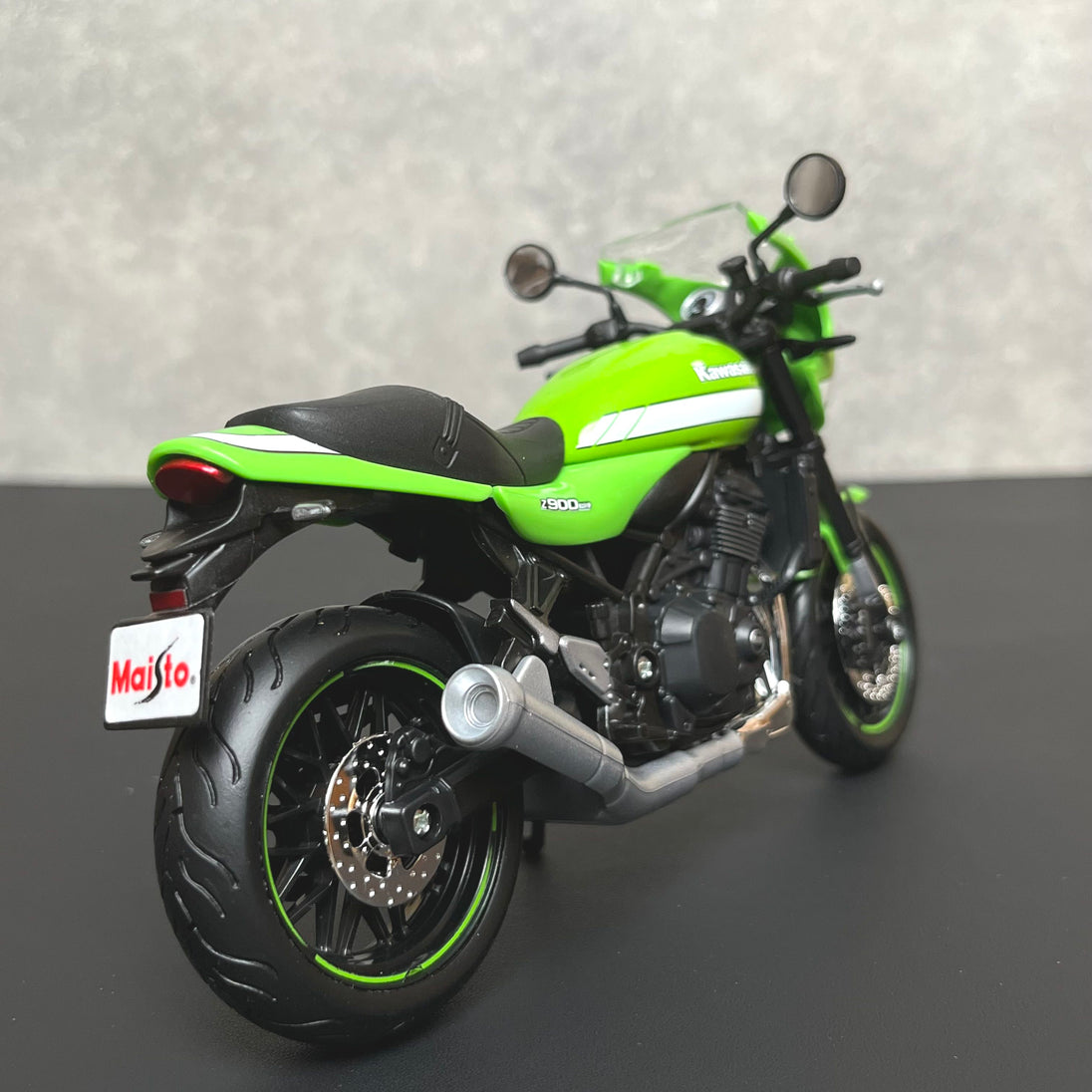 Kawasaki Z900RS Cafe Diecast Bike 1:12 Motorcycle Model By Maisto