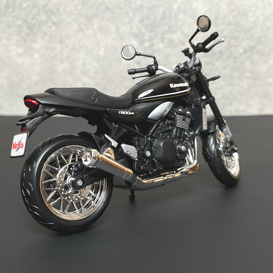 Kawasaki Z900RS Diecast Bike 1:12 Motorcycle Model By Maisto