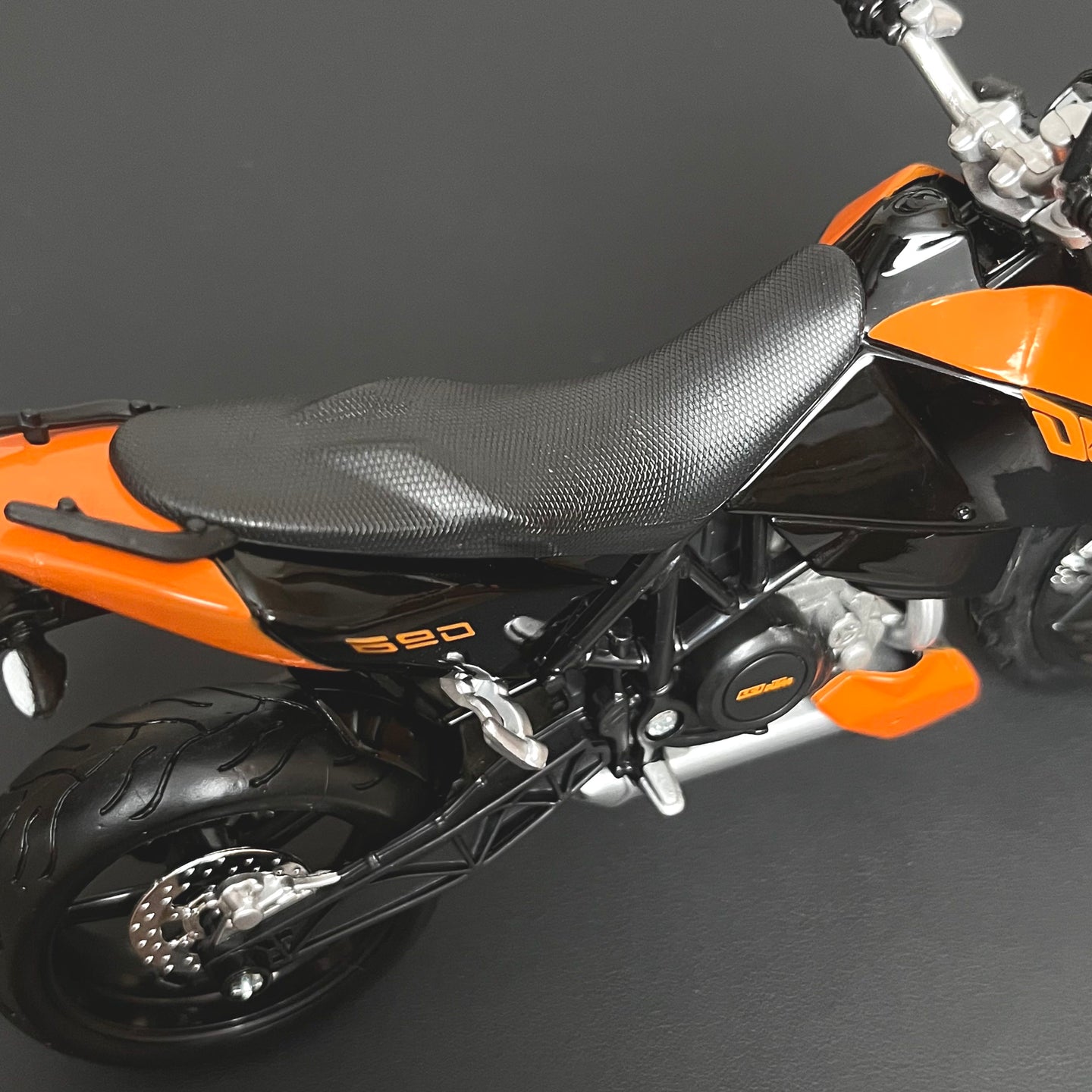KTM 690 Duke Diecast Bike 1:12 Motorcycle Model By Maisto
