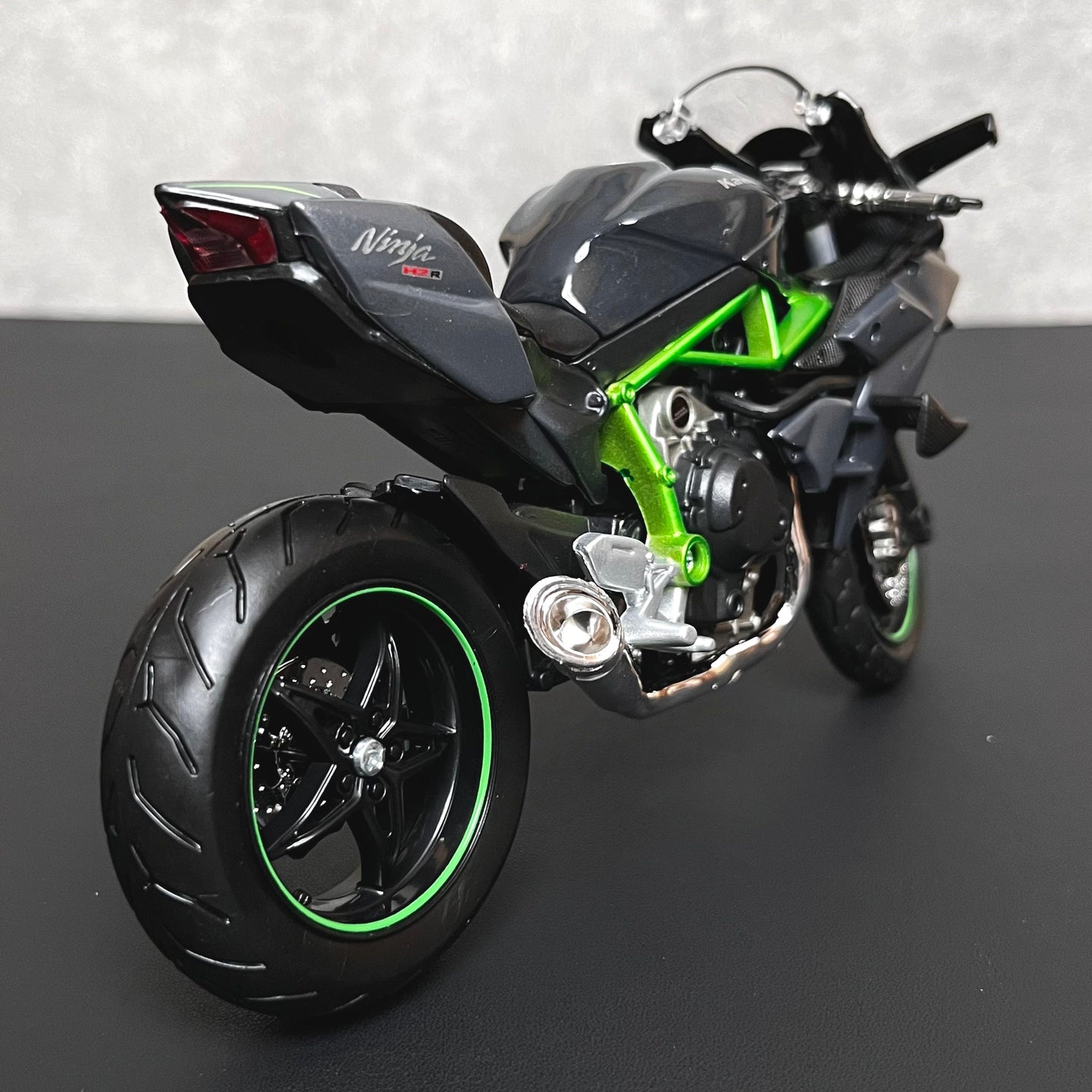 Kawasaki Ninja H2R Diecast Bike 1:12 Motorcycle Model By Maisto