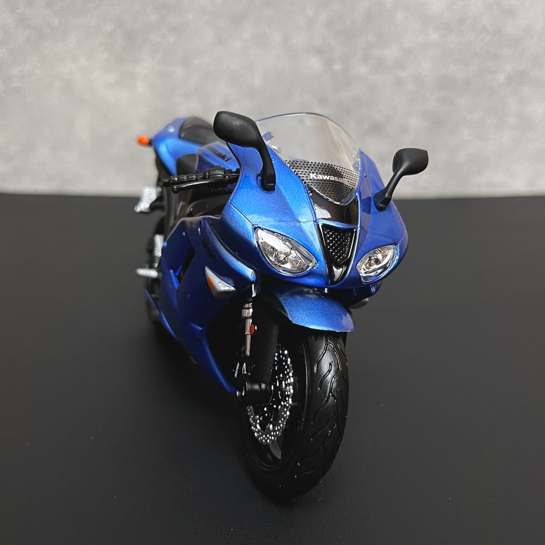 Kawasaki Ninja ZX-6R Diecast Bike 1:12 Motorcycle Model By Maisto