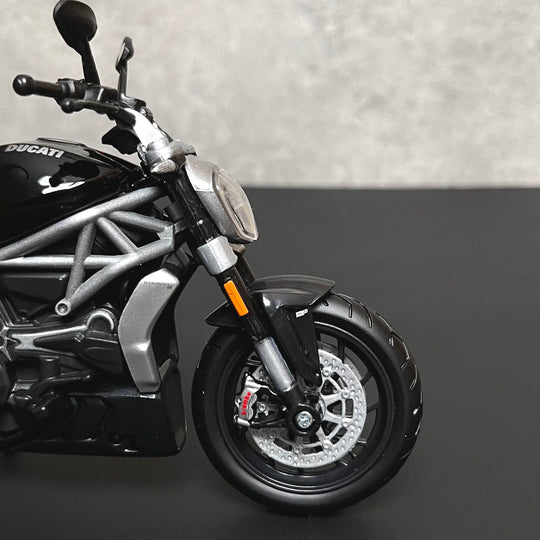 Ducati X Diavel S Diecast Bike 1:12 Motorcycle Model By Maisto