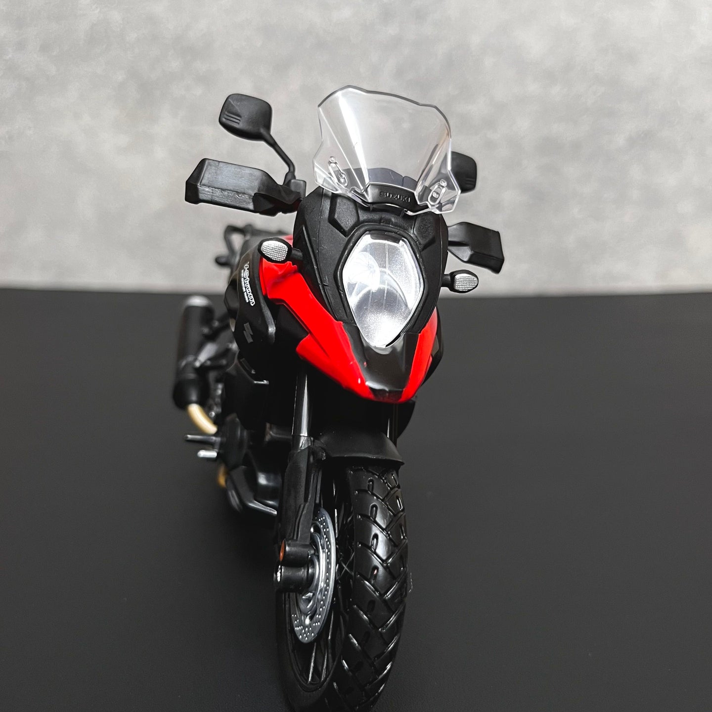 Suzuki V-Storm Diecast Bike 1:12 Motorcycle Model By Maisto