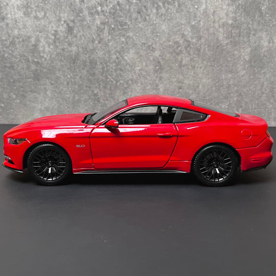 2015 Ford Mustang GT Red Diecast Car Model 1:18 By Maisto