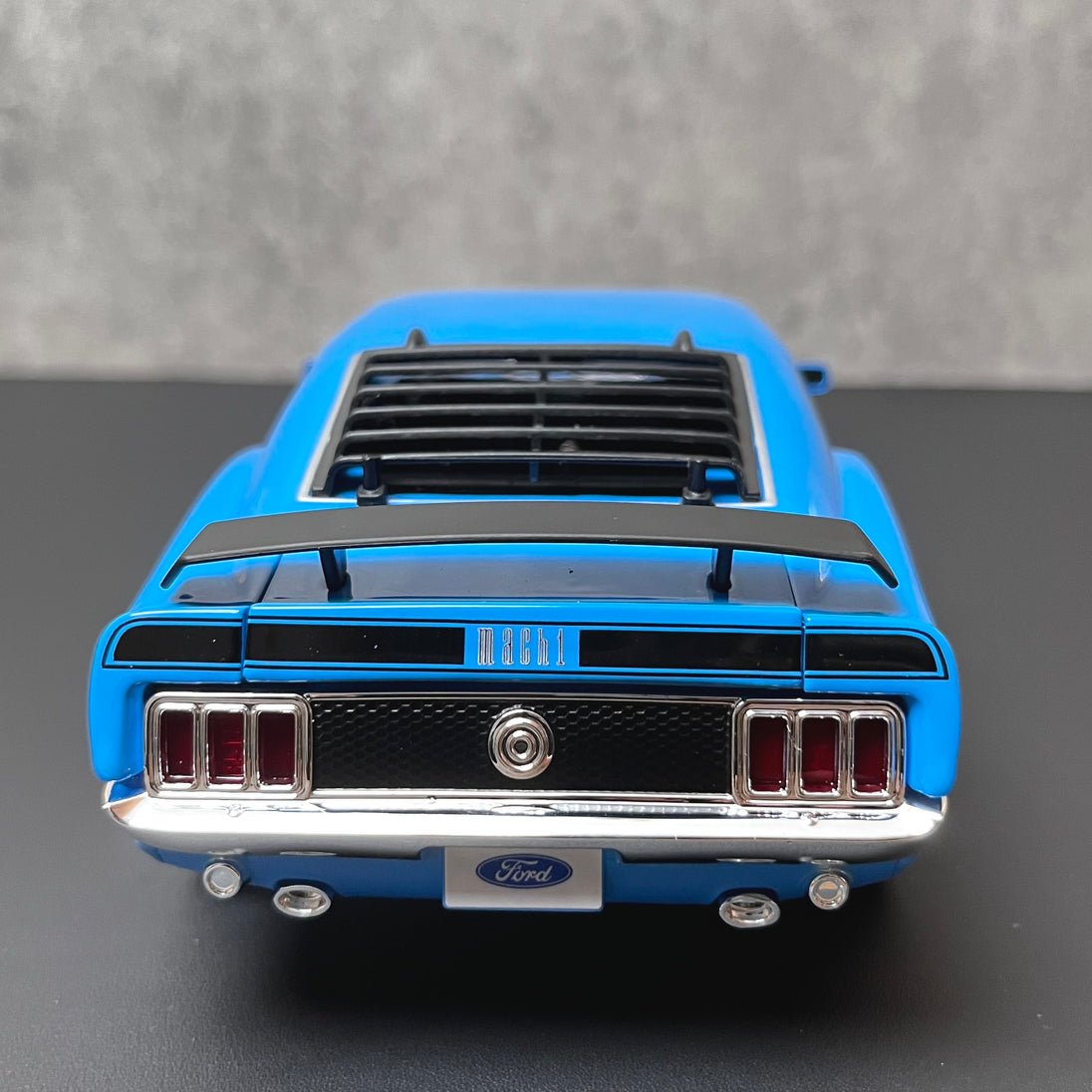 1970 Ford Mustang Mach1 Diecast Car Model 1:18 By Maisto