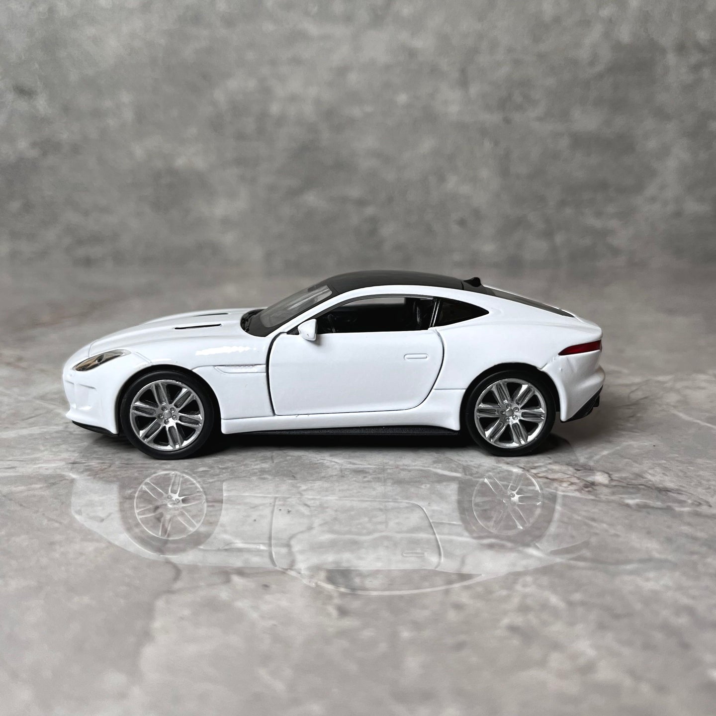 1:36 Jaguar F-Type Coupe Diecast Car Model By Welly