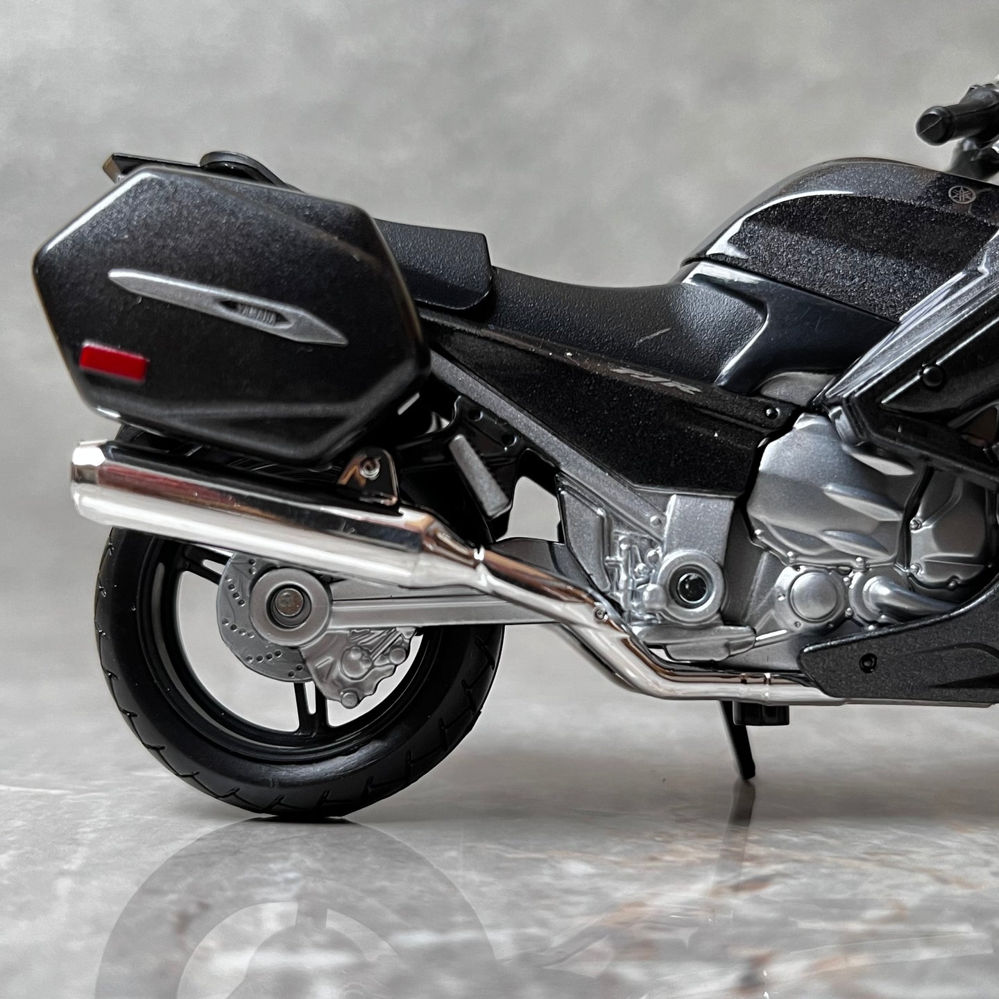 Yamaha FJR1300 AS Diecast Model Bike 1:18 Motorcycle Model By Bburago