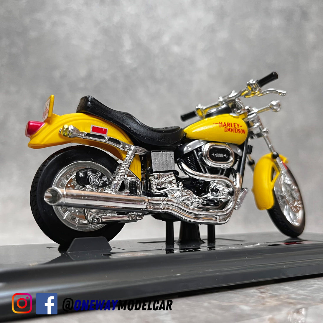 2001 Harley Davidson FXDWG Dyna Wide Glide Diecast Bike 1:18 Motorcycle Model By Maisto