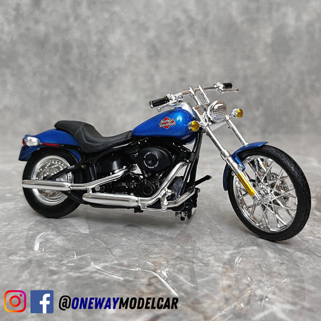2002 Harley Davidson FXSTB Night Train 1:18 Diecast Bike Motorcycle Model By Maisto