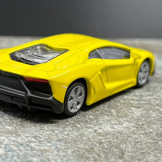 Lamborghini Aventador Diecast Car Model 1:64 by Bburago