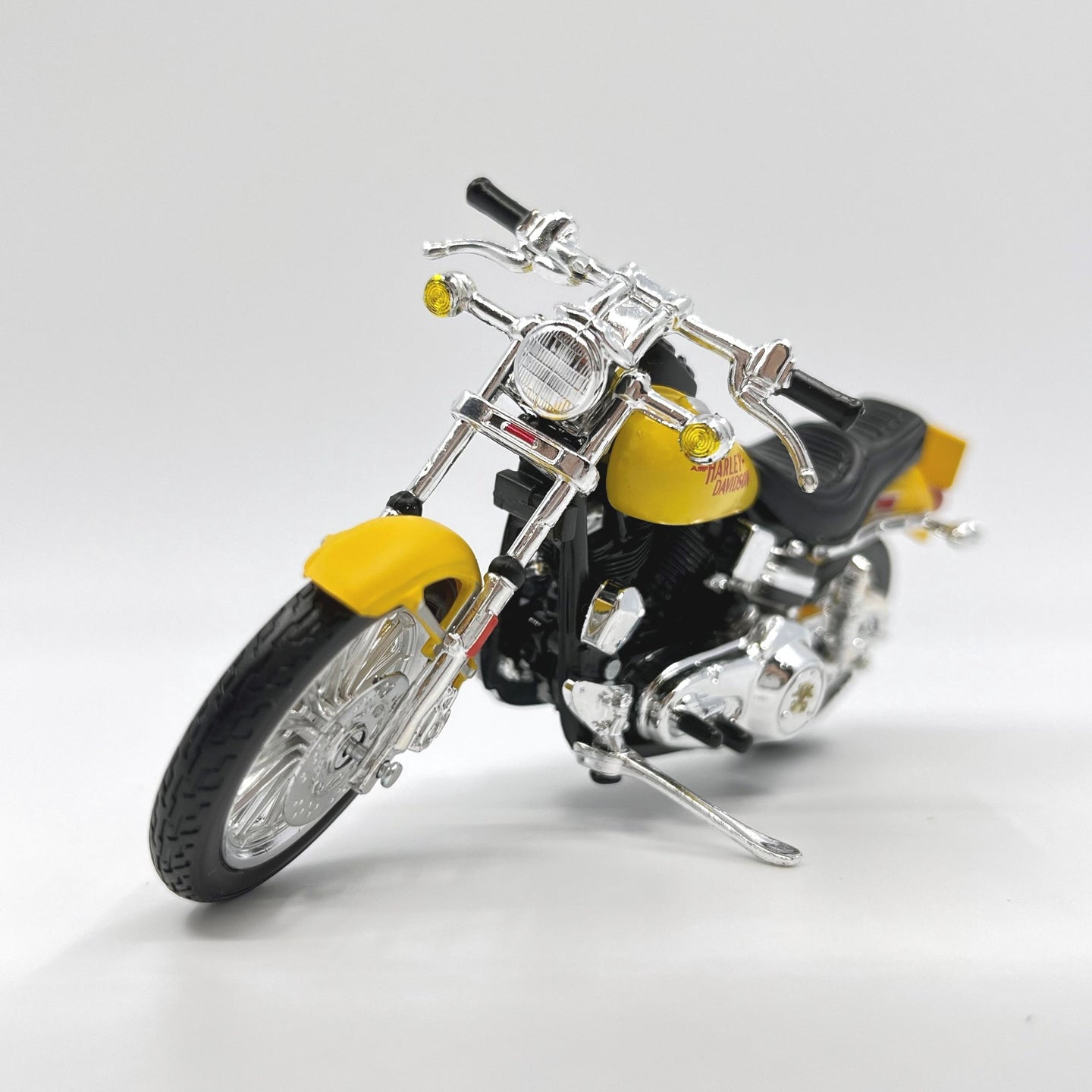 1977 Harley Davidson FXS Low Rider 1:18 Diecast Bike Motorcycle Model By Maisto