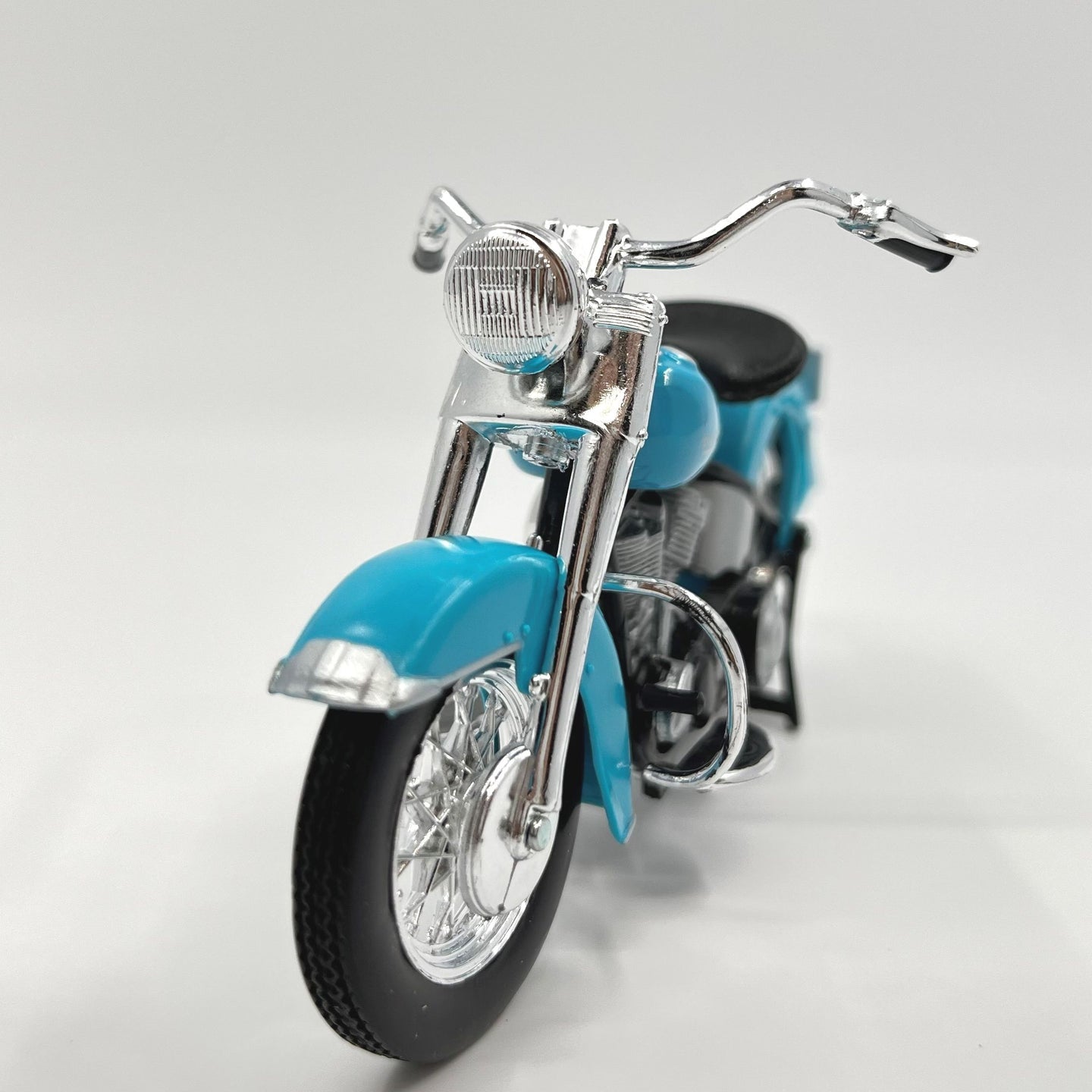 1953 Harley Davidson 74FL Hydra Glide Diecast Bike 1:18 Motorcycle Model By Maisto