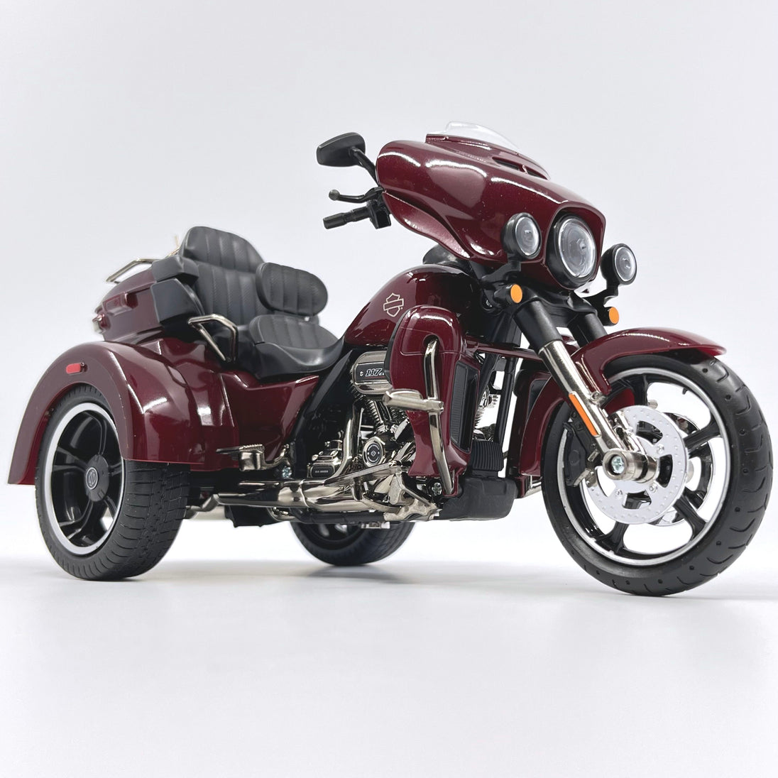 Harley Davidson CVO FLHTCUTGSE Tri Glide 1:12 Diecast Bike Motorcycle Model By Maisto