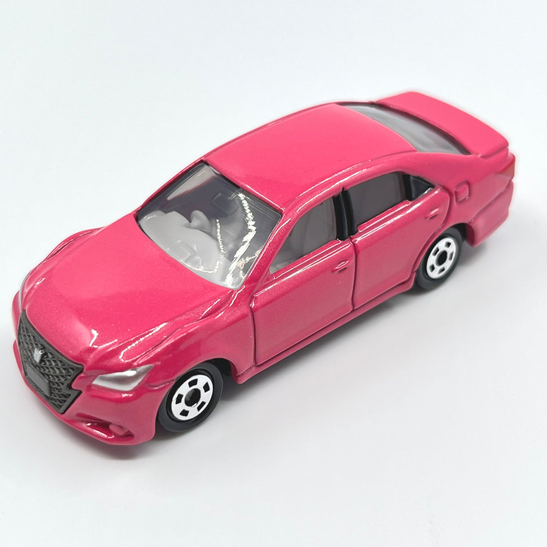 1:66 Toyota Crown Athlete Alloy Tomica Diecast Car Model by Takara Tomy