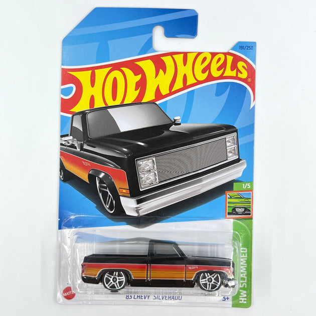 HW Slammed - '83 Chevy Silverado - Hotwheel 2023